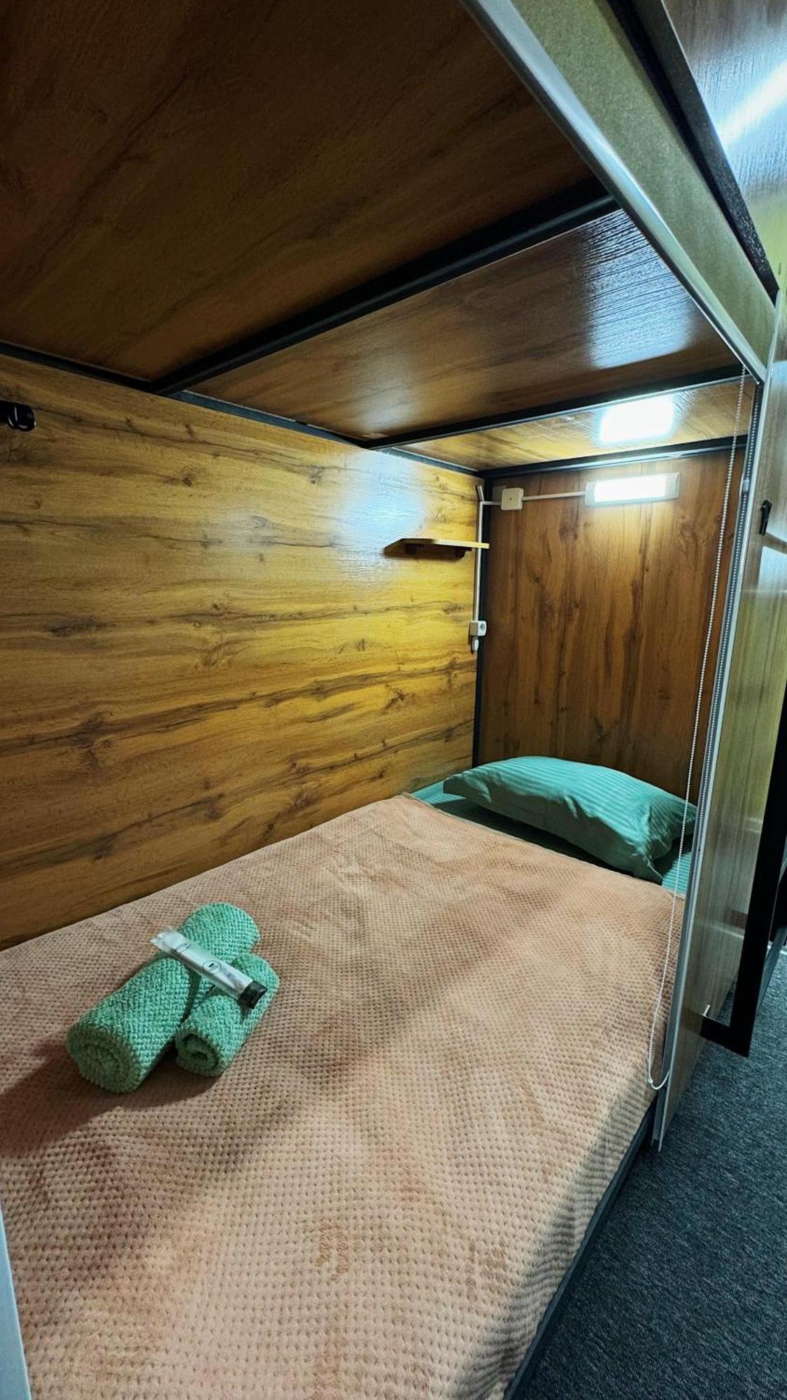 Hostel Kochevnik Capsule Hotel אלמטי מראה חיצוני תמונה
