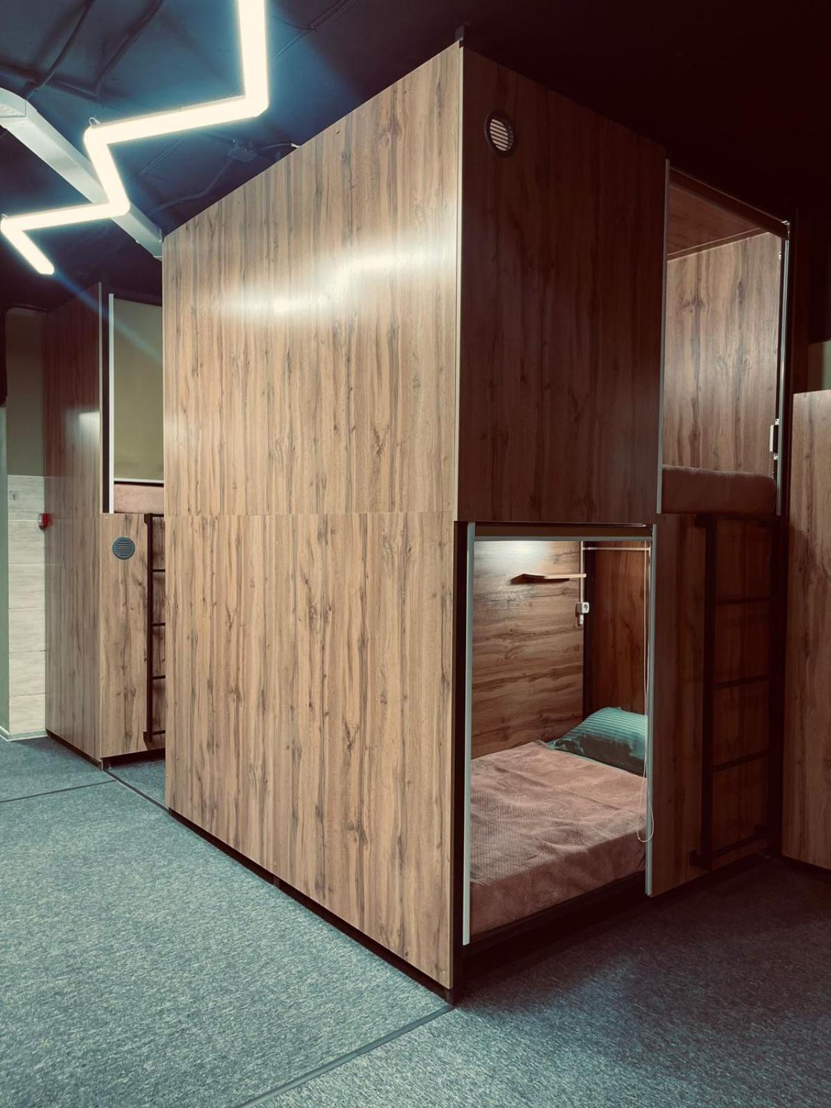 Hostel Kochevnik Capsule Hotel אלמטי מראה חיצוני תמונה