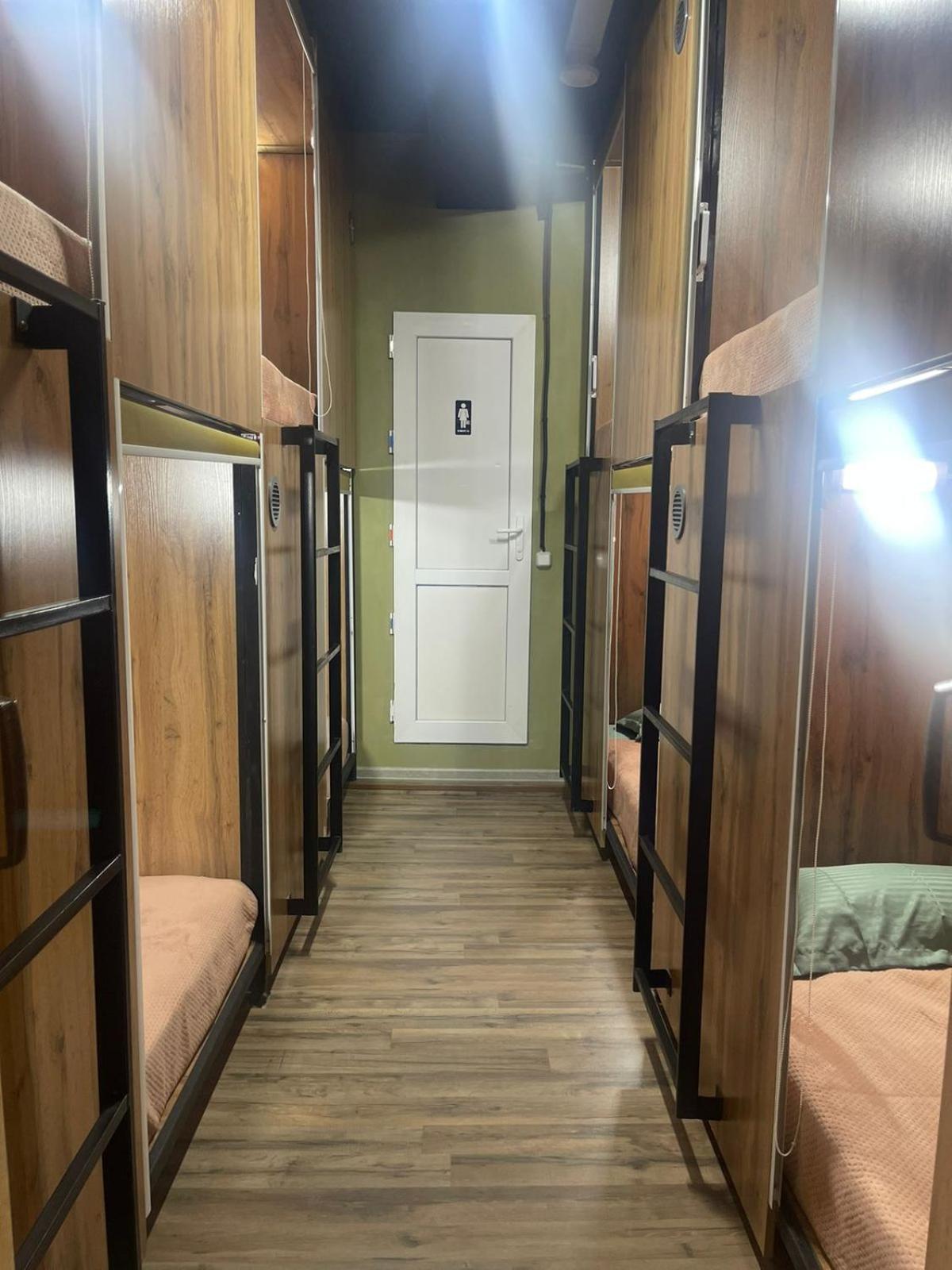 Hostel Kochevnik Capsule Hotel אלמטי מראה חיצוני תמונה