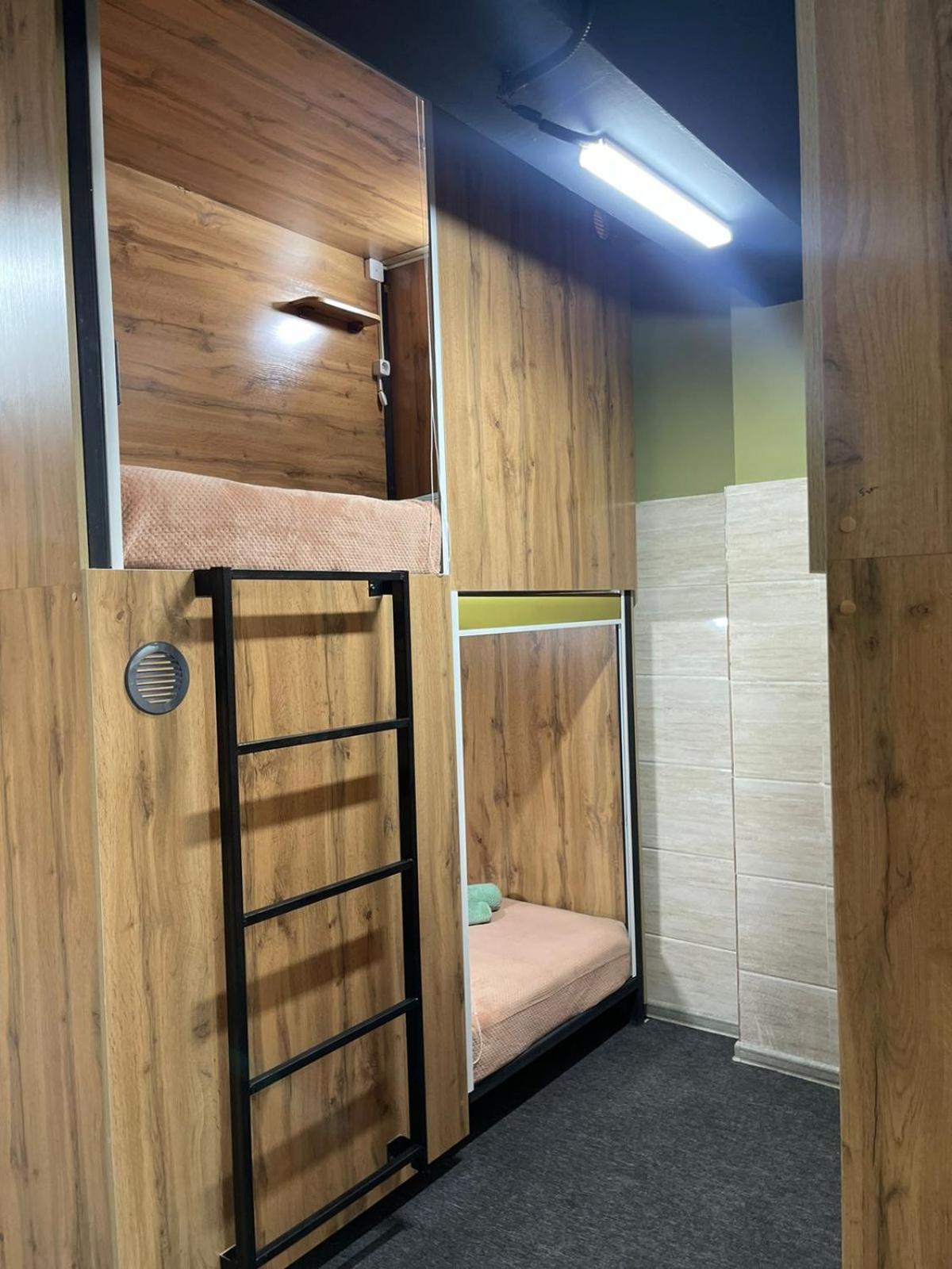 Hostel Kochevnik Capsule Hotel אלמטי מראה חיצוני תמונה