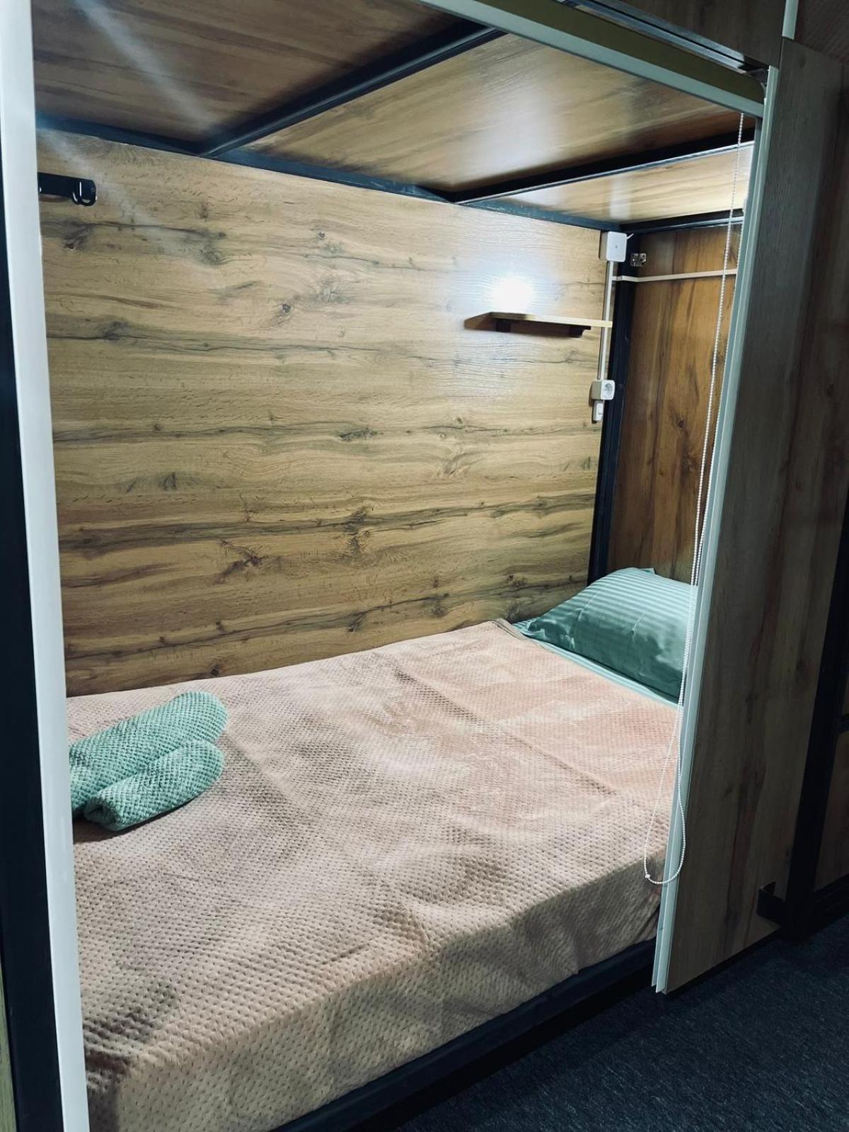 Hostel Kochevnik Capsule Hotel אלמטי מראה חיצוני תמונה