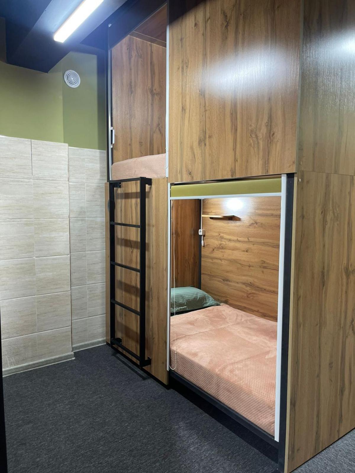 Hostel Kochevnik Capsule Hotel אלמטי מראה חיצוני תמונה