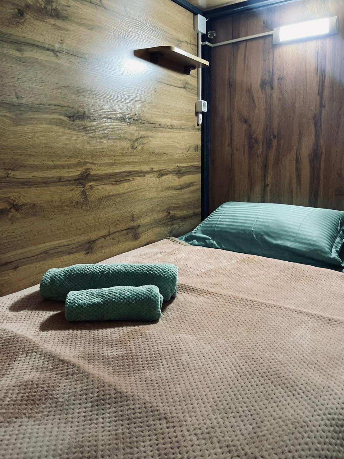 Hostel Kochevnik Capsule Hotel אלמטי מראה חיצוני תמונה