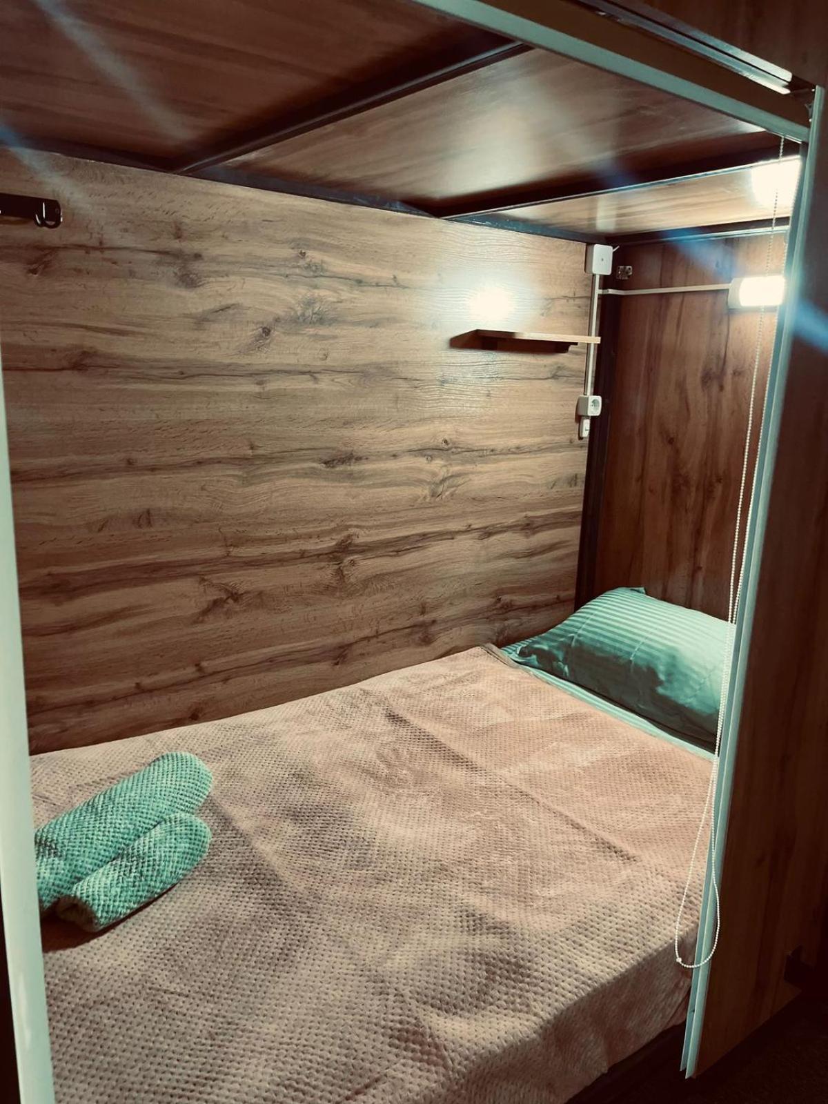 Hostel Kochevnik Capsule Hotel אלמטי מראה חיצוני תמונה